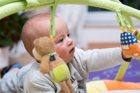 Болезни головного мозга у младенцев: признаки и симптомы | MedAboutMe