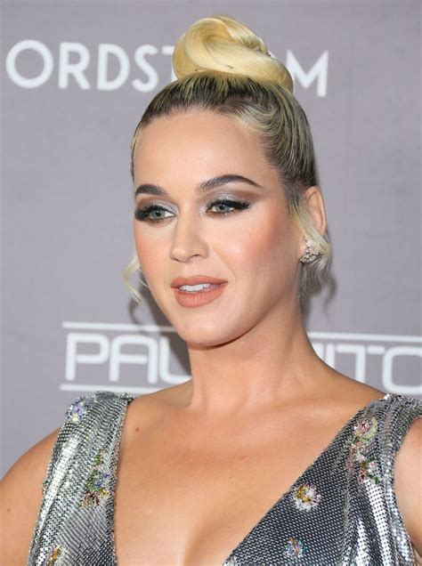 Katy Perry / Top 10 Things You Didn't Know about Katy Perry - Top To