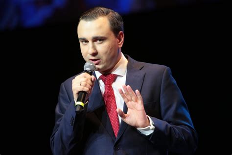 Иван Жданов. Досье