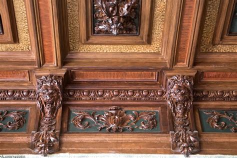 Плафоны в исторических стилях и стиле модерн | Coffered ceiling, Carved ...