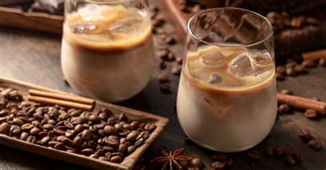 homemade irish cream baileys copycat recipe insanely good