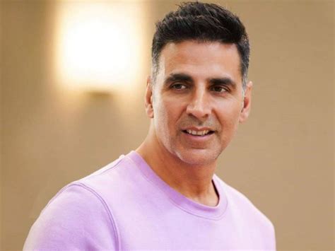 akshay kumar shares  goofy video  friendship day   dances