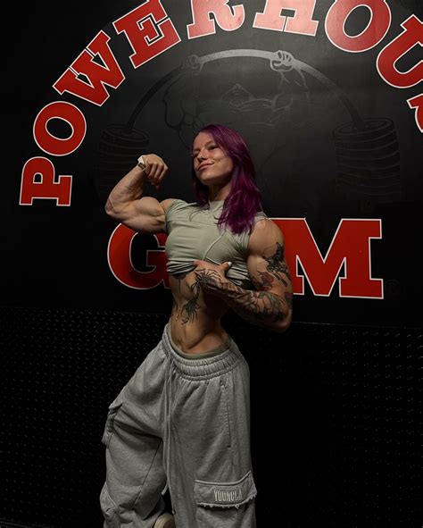 Charlotte Schaech (@fitbycharlotte_) • Instagram photos and videos