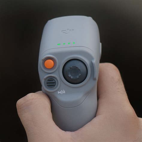 DJI RC Motion 2 vs Motion Controller - Le Comparatif