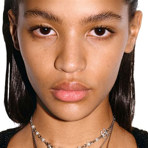 Quel est le meilleur moment pour faire un mini lifting ? Une experte