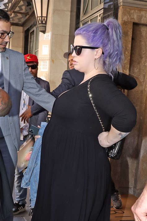 Pregnant Kelly Osbourne Baby Bump Photos: Pictures | Life & Style