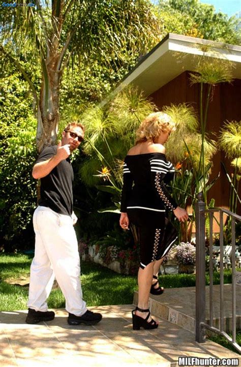 Ava Devine - Hotdog Hottie : r/MILFHunterFans