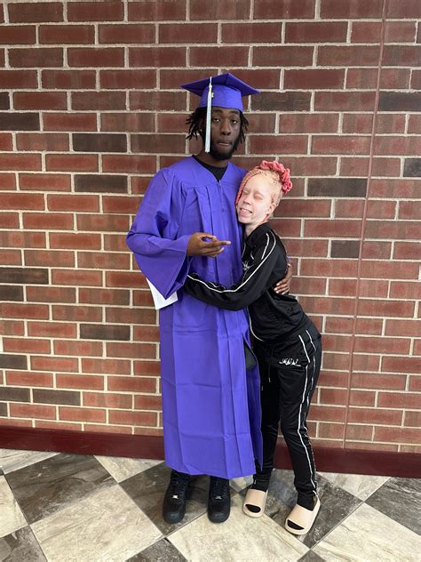 Shayy Dee - Shayy Dee added a new photo.