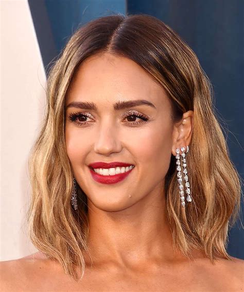 Jessica Alba's 33 Best Hairstyles And Haircuts