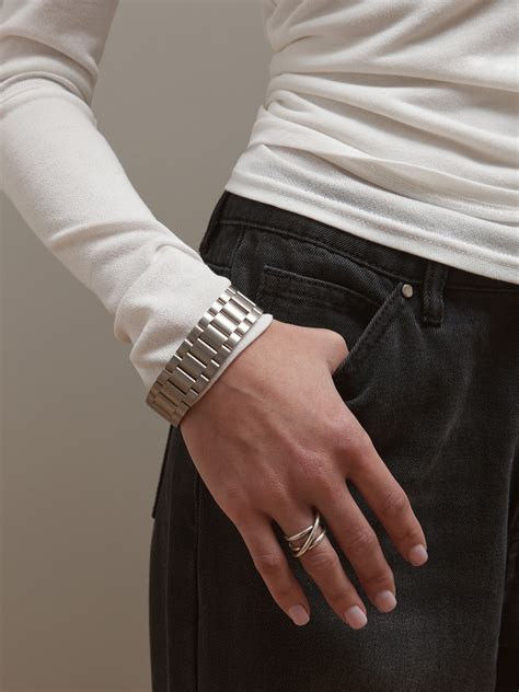 Серебристый браслет из крупных звеньев :: LICHI - Online fashion store