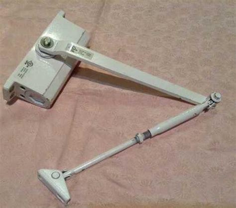 Дверной доводчик Door Closer body 9n50 R15839 | Festima.Ru – частные ...