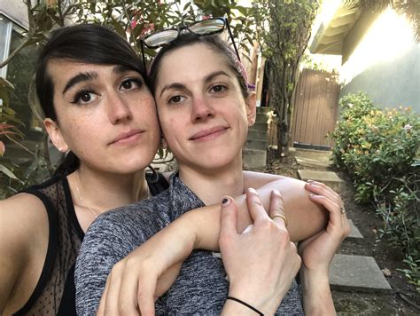 Do you guys wanna see some lesbians?!? ️🧡🤍💖💜 : r/transadorable