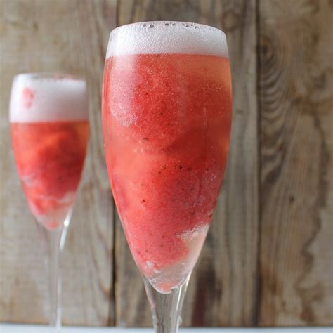 SPARKLING WINE STRAWBERRY DELIGHT – No Excuses!