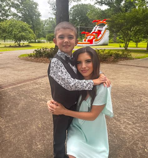 Chelsie Deville 🦌🎣🤟🏻 | Exclusive content - link in bio! | Instagram