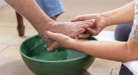 Daily Care of Diabetic Foot Ulcers - Bonvadis®