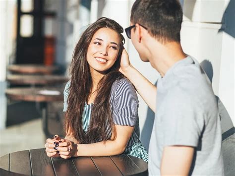 How To Get A Girlfriend: 5 Steps To Making It Official