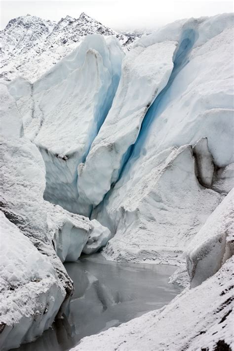 Glacial fissure - Landscape & Rural Photos - Empty Spaces