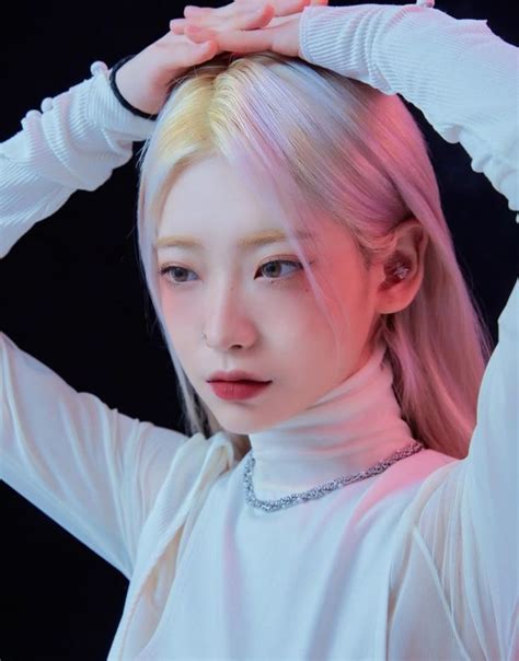 Pinterest | Gaya rambut, Aksesori rambut, Selebritas