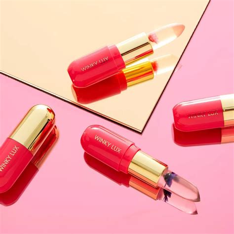 Beauty Guru Secret: Pokimane's Winky Lux Nude Lip Perfection! - nm1xmcv
