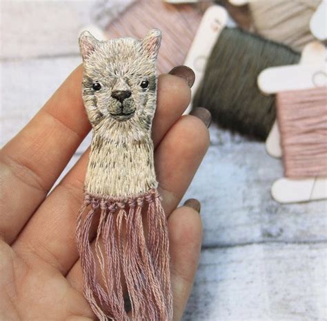 Pin by Тышкевич Ольга on Брошки | Diy embroidery patterns, Hand ...