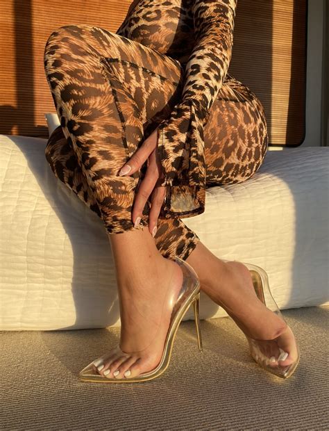 Goddess Svett's feet