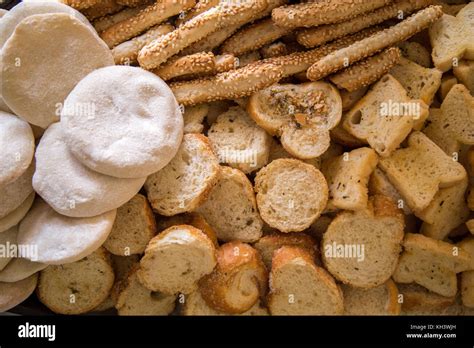 Syrian bread and toast Stock Photo - Alamy