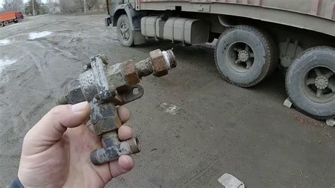 На КамАЗе не работает ручник и как ставится двухмагистральный клапан на ...