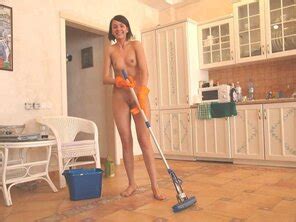 Clean the house naked - Clean_House_Naked_images_4 Foto Pornô - EPORNER