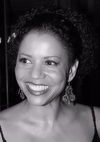 Gloria Reuben - Wikipedia