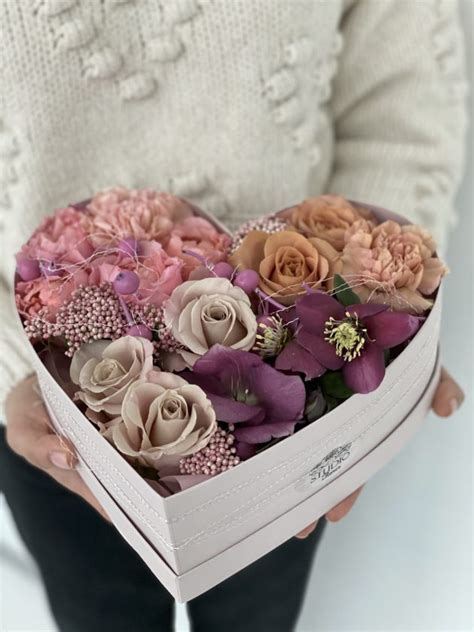 Купить букет 7 роз, цены отзывы в интернет-магазине STUDIO Flores