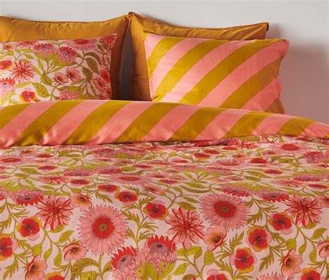 Oilily® | Fashion Clothing for Girls, Women, Bags, Bedding and Parfum.