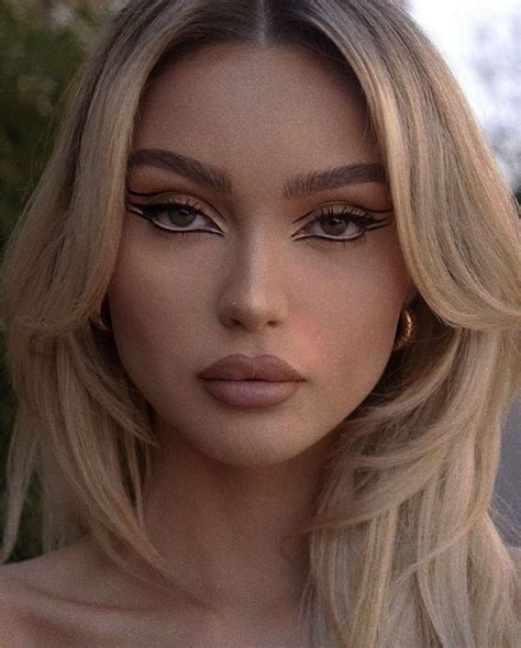 Pin on makeup | Eye makeup, Fox eyes, Makeup looks