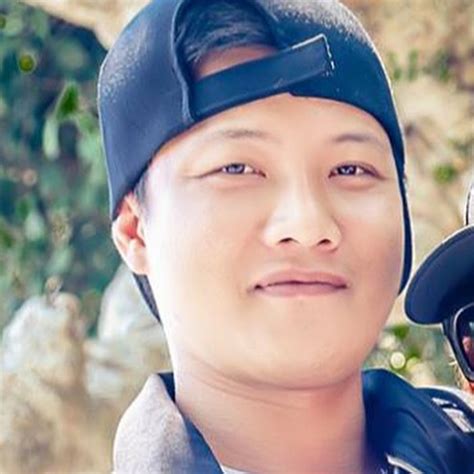 Nguyen Hung - YouTube 