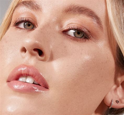 Morphe, Lightform Extended Hydration Foundation | Light 03C