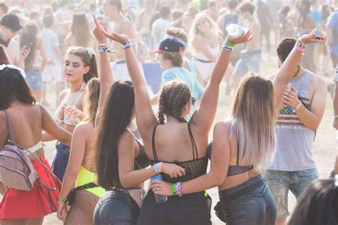 10+ Best Stylish EDC Festival And Rave Outfit Ideas | Panaprium