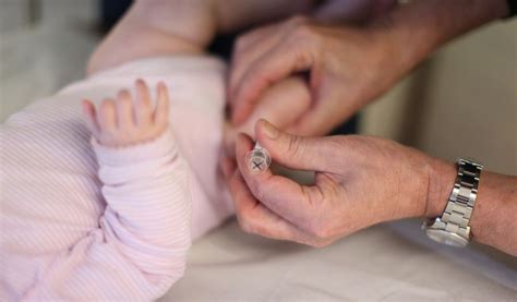 primeira vacina  bebe quando  feita    serve blog nav dasa