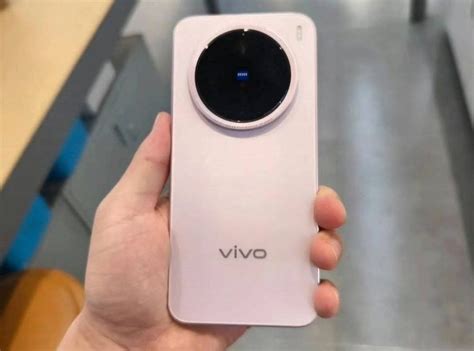 Xiaomi 15 and Vivo X200 Pro Mini: Different Names, Same Compact ...
