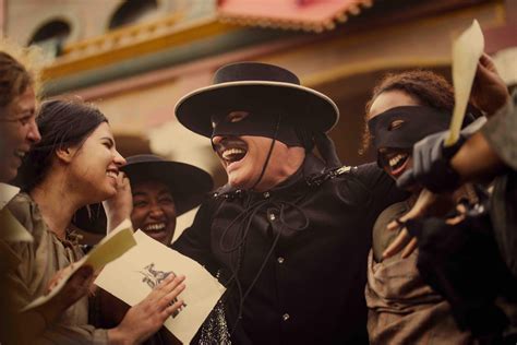 The Zorro series with Jean Dujardin on Paramount+ in September 2024 ...