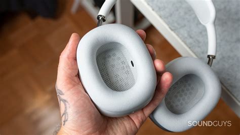 Apple AirPods Max vs Sony WH-1000XM4 - SoundGuys