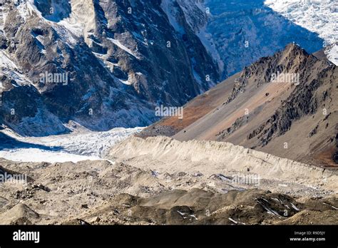 Lateral moraine glacier hi-res stock photography and images - Alamy