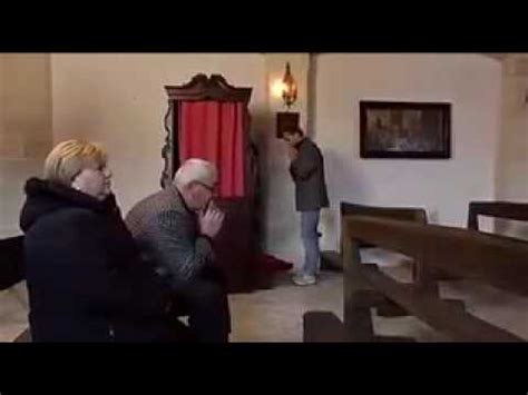 Il confessionale automatico - YouTube