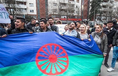 Discrimination - Komitetit të Helsinkit për të Drejtat e Njeriut