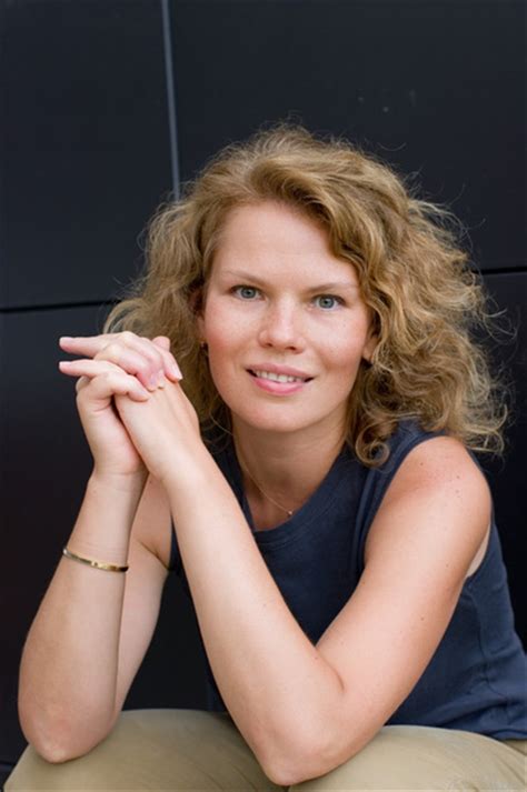 Svetlana Klinyshkova- Fiche Artiste - Scénariste - AgencesArtistiques ...