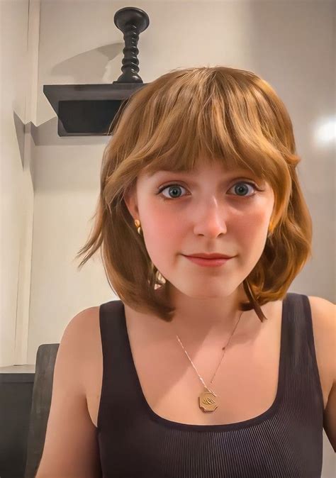 Pin by 𝘔𝘳.𝘖 on McKenna Grace | Mckenna grace, Alternative hair, Clown ...