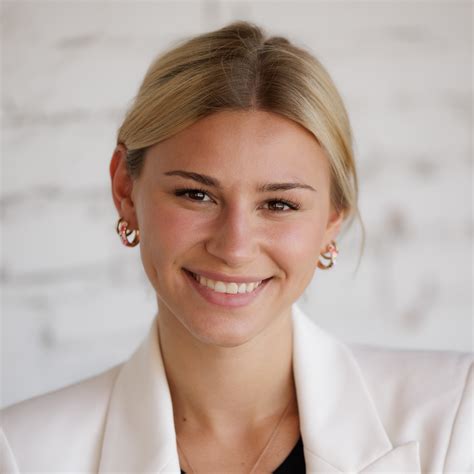 Rachel Trudell, Toledo, OH Real Estate Associate - RE/MAX Preferred ...