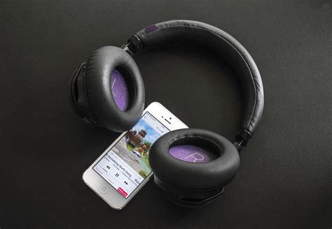 Обзор закрытых Bluetooth-наушников Plantronics Backbeat PRO ...