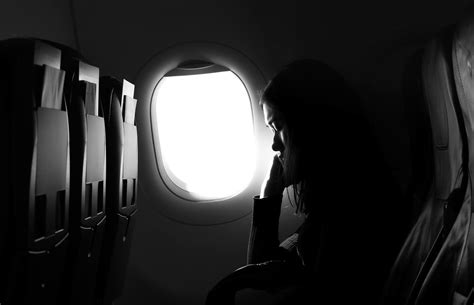Keeping Your Cool: How to Stay Calm on a Plane Despite Turbulence | Fly
