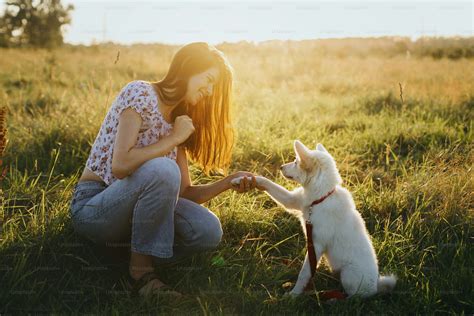 Imágenes de Mujeres Con Animales | Descarga imágenes gratuitas en Unsplash