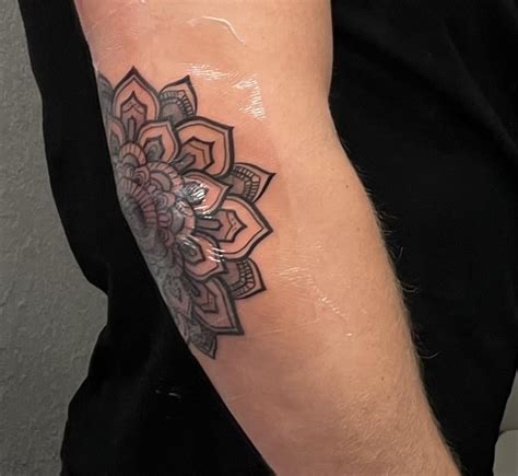Pochita tattoo done by me! @cross3d_ Buenos aires , argentina : r/tattoo