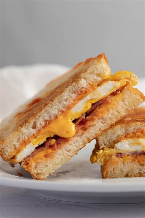 perfect fried egg sandwich fried egg biscuit sandwich  garlicky
